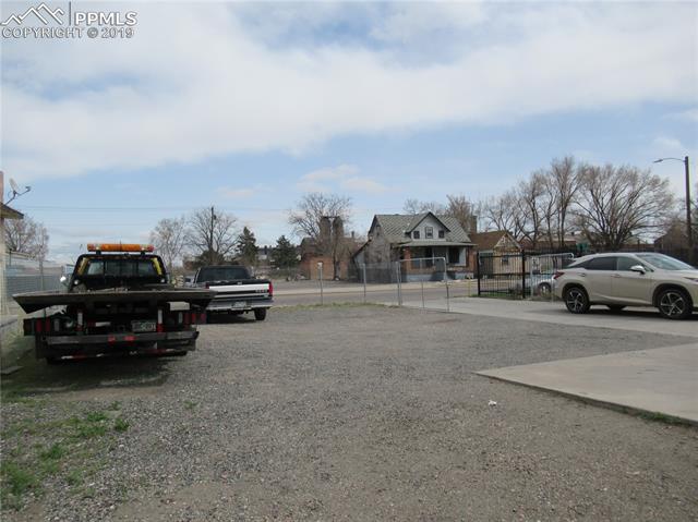 1321 E Abriendo Avenue