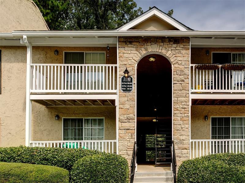 Vinings View Condominiums in Vinings-Atlanta | AtlantaTownhomes.com